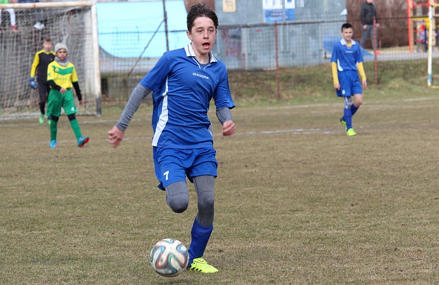 輕球員和出 輕球員和出